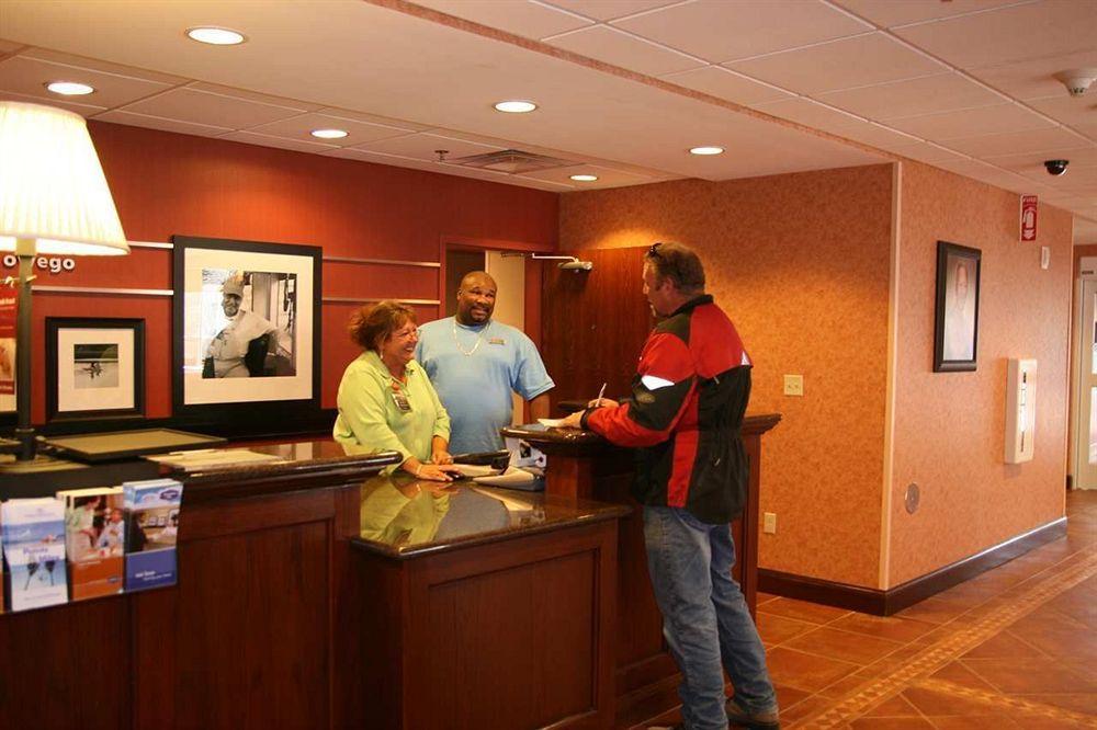 Hampton Inn Owego Экстерьер фото