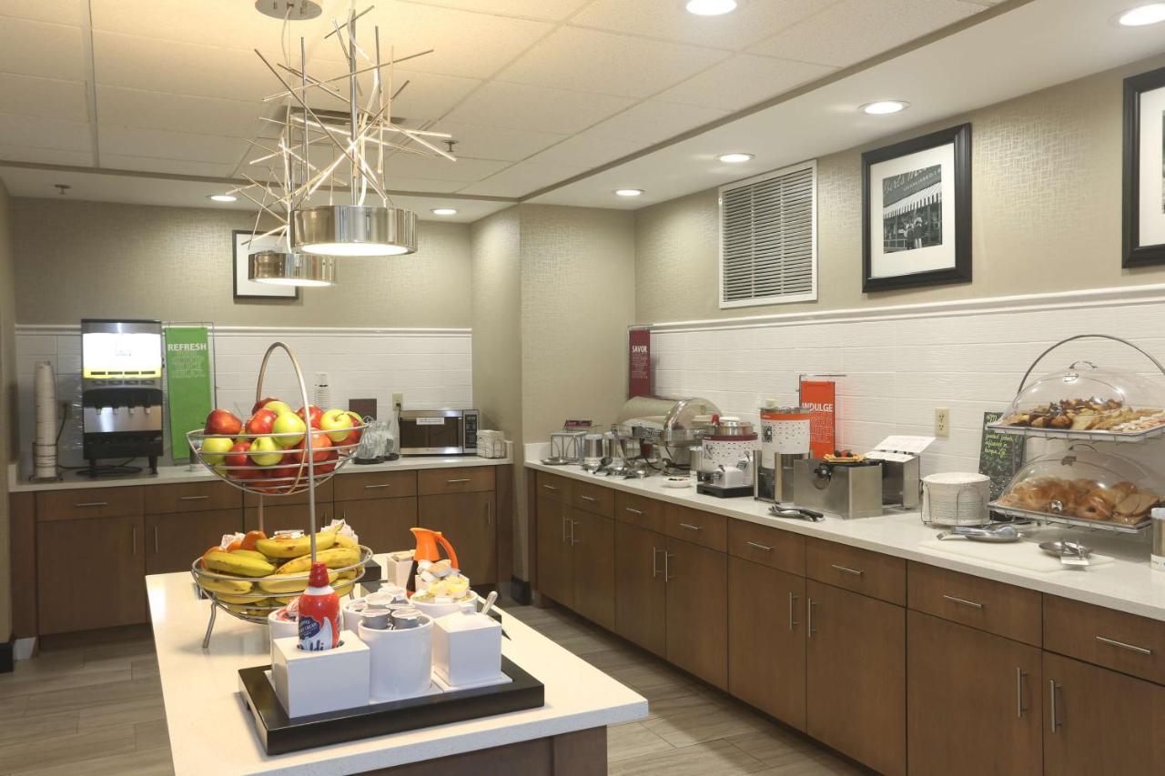 Hampton Inn Owego Экстерьер фото